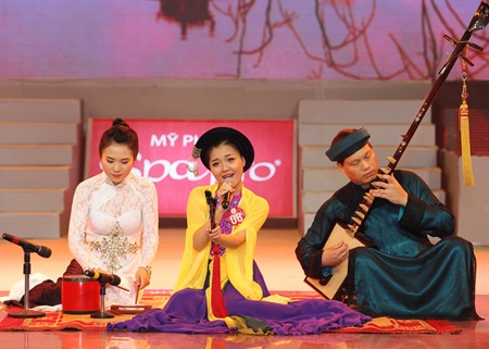 Thanh Ngọc duyên dáng với áo tứ thân - 2 Thanh Ngọc duyên dáng với áo tứ thân