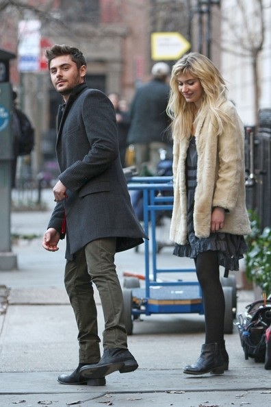 Zac Efron có bồ mới? - 8 VN