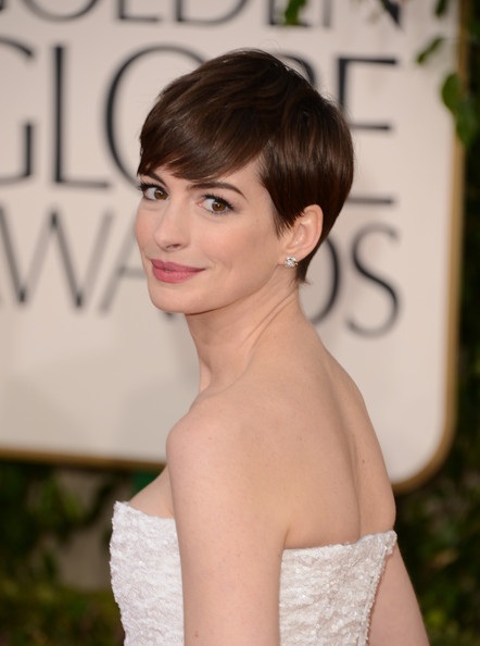 Người đẹp kiêu sa tại lễ trao giải Quả Cầu Vàng - 32 Anne Hathaway