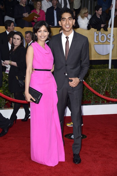 Rộn ràng người đẹp trên thảm đỏ SAG Awards - 20 Cặp đôi phim Triệu phú ổ chuột Freida Pinto - Dev Patel