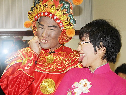 “Cô Đẩu” của Công Lý giống... Long Nhật? - 7 Thiên Lôi xì tin bên MC Thảo Vân