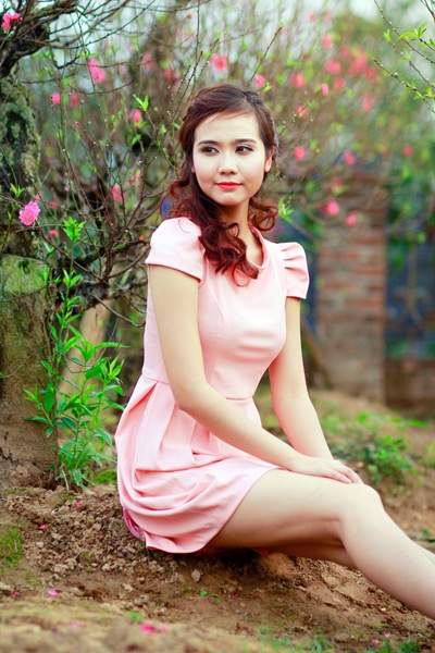 Huyền Lizzie: Người đẹp lạc giữa vườn đào - 10 Tin: