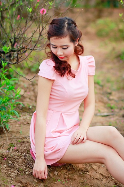 Huyền Lizzie: Người đẹp lạc giữa vườn đào - 11 Tin: