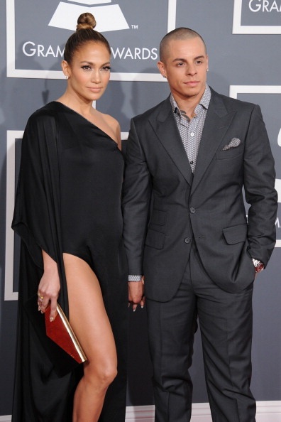 Người đẹp khoe sắc trên thảm đỏ Grammy - 9 Jennifer Lopez và bạn trai Casper Smart xuất hiện tại Grammy