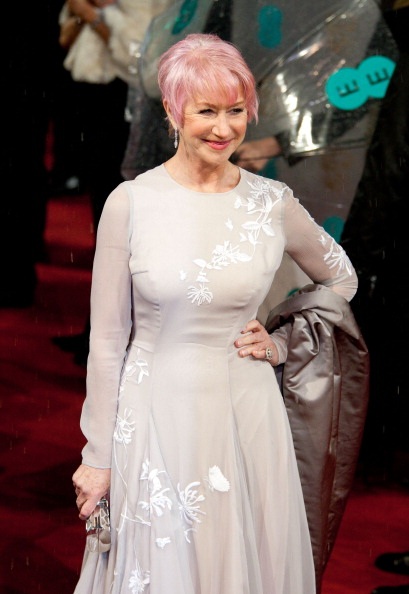 Kiều nữ tạo dáng dưới mưa tại lễ trao giải của điện ảnh Anh quốc - 5 Vĩnh Ngọc