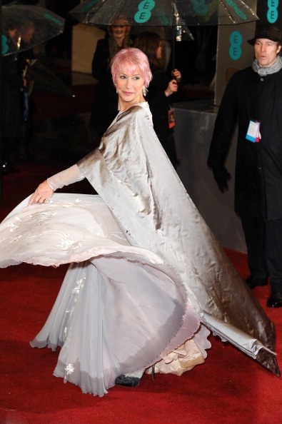 Kiều nữ tạo dáng dưới mưa tại lễ trao giải của điện ảnh Anh quốc - 6 Vĩnh Ngọc