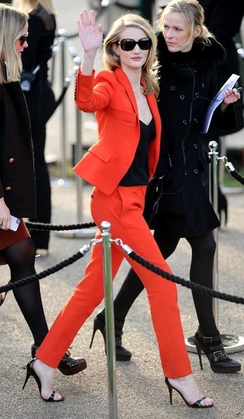 Siêu mẫu Anh thu hút sự chú ý của giới truyền thông