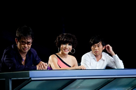 Hoài Linh và BGK cười “thả ga” đầu năm