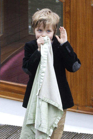 Shiloh Jolie-Pitt càng lớn càng cá tính, dễ thương - 7 VN