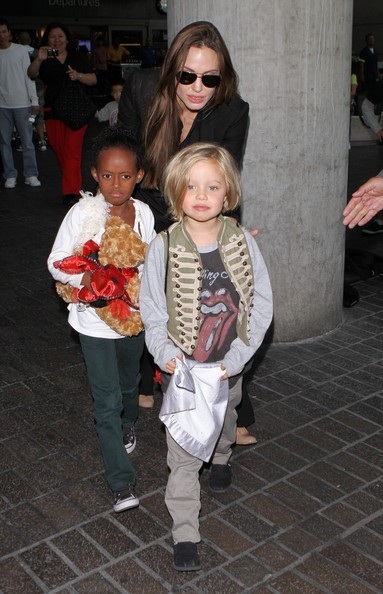 Shiloh Jolie-Pitt càng lớn càng cá tính, dễ thương - 13 VN