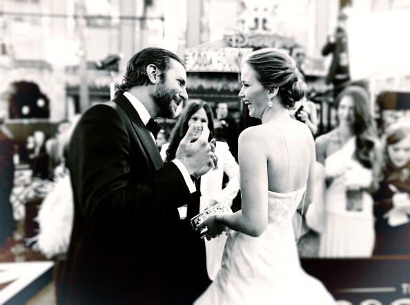 Những hình ảnh đáng nhớ của Jennifer Lawrence tại Oscar 2013 - 3 VN
