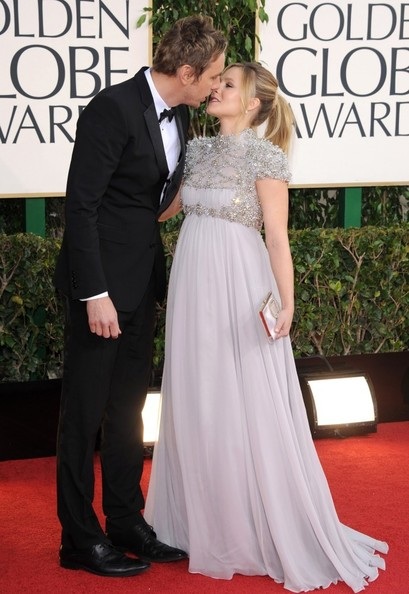 Kiều nữ Hollywood vén áo khoe bụng bầu trên phố - 6 Cô rất hạnh phúc bên bạn trai Dax Shepard