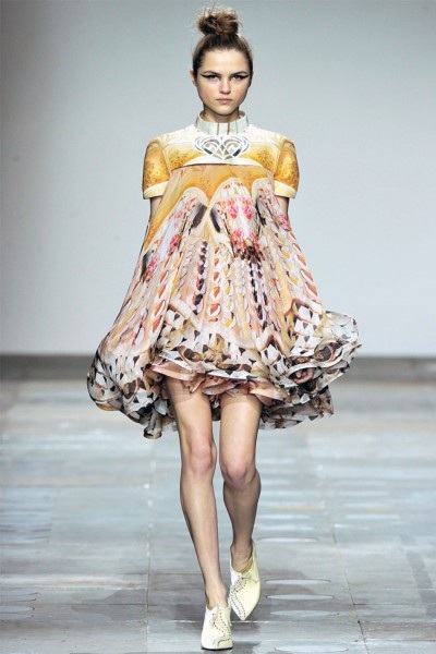 Thiết kế ấn tượng của Mary Katrantzou - 4 VN