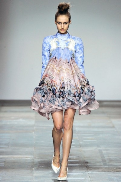 Thiết kế ấn tượng của Mary Katrantzou - 5 VN