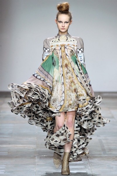Thiết kế ấn tượng của Mary Katrantzou - 6 VN