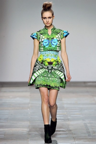 Thiết kế ấn tượng của Mary Katrantzou - 16 VN