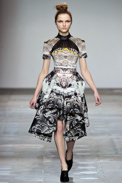 Thiết kế ấn tượng của Mary Katrantzou - 18 VN