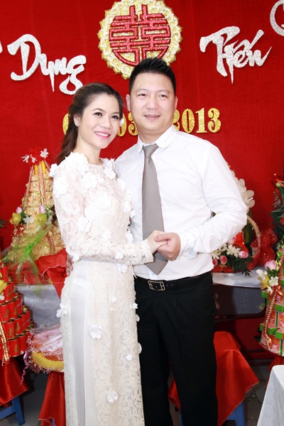 Ca sỹ Mỹ Dung rạng ngời trong lễ ăn hỏi - 1 Ảnh: