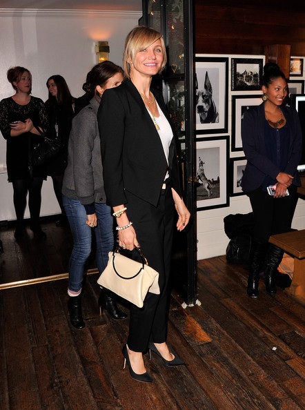 Ba “sao” Hollywood kém sắc trên biển - 12 Vĩnh Ngọc