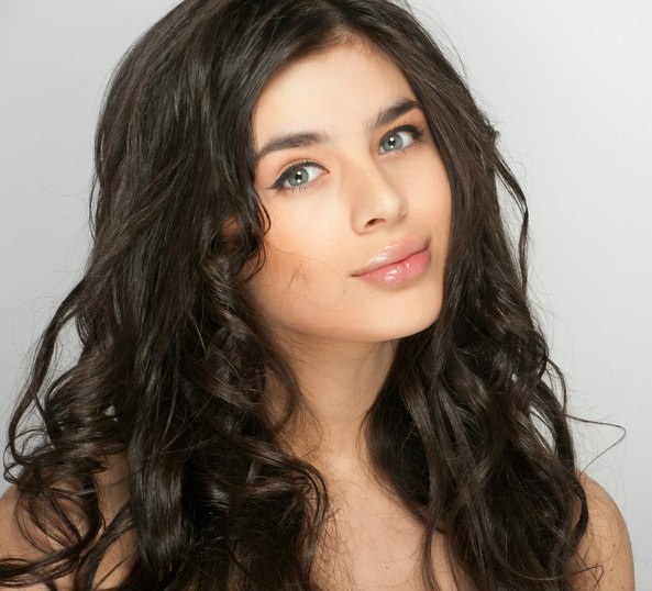 Hoa hậu Nga dễ thương khi còn nhỏ