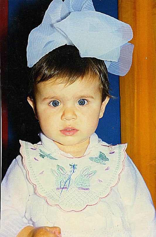 Hoa hậu Nga dễ thương khi còn nhỏ