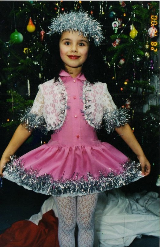 Elmira Abdrazakova đã tham gia một số cuộc thi sắc đẹp khác