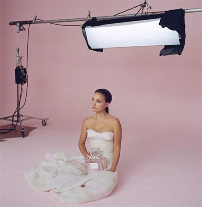 Natalie Portman đẹp như mơ trong quảng cáo Dior - 6 Vĩnh Ngọc