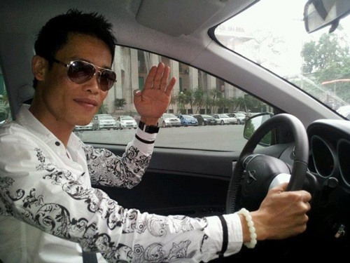 Hiệp Gà khoe trên trang cá nhân rằng đã mua được ô tô tặng bà xã tương lai