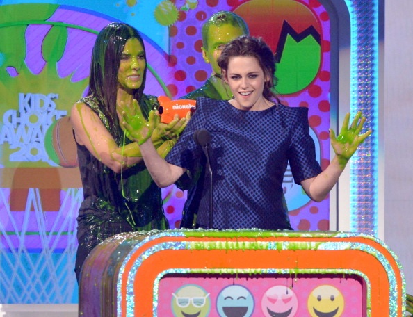 Kristen Stewart, Katy Perry, Justin Bieber chiến thắng tại Kids’Choice Awards - 2 Nam diễn viên phim hành động được yêu thích nhất: Dwayne Johnson