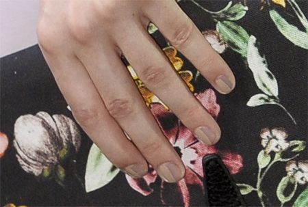 Những mẫu sơn móng mốt nhất mùa hè 2013 - 5 VN