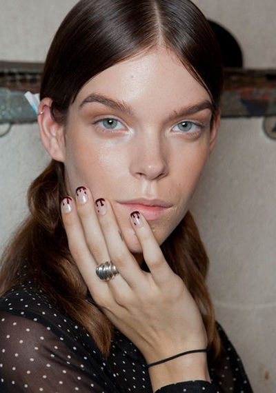 Những mẫu sơn móng mốt nhất mùa hè 2013 - 10 VN