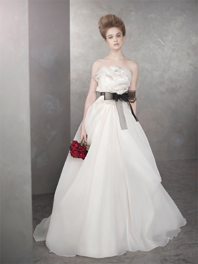Giá váy cưới vera wang và bộ sưu tập váy cưới của vera wang 2023  NiNiStore