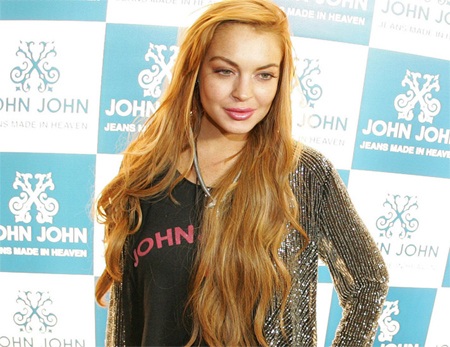 Lindsay Lohan báo tin bầu bí - 1 Lilo xuất hiện sập xệ tại Brazil hôm 30/3