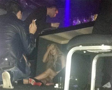 Lindsay Lohan tiếp tục tiệc tùng ở Brazil - 2 VN