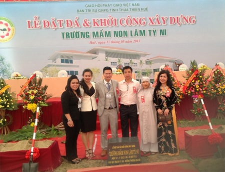 Đức Minh làm từ thiện tại Huế