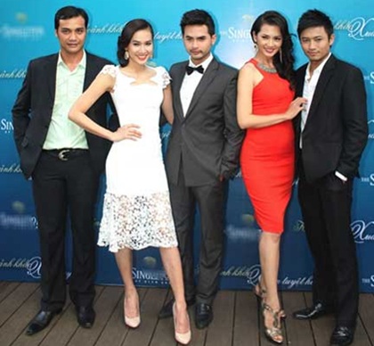 Anh Thư lộng lẫy cùng “khoảnh khắc Xuân tuyệt hảo” - 2 Anh Thư lộng lẫy cùng “khoảnh khắc Xuân tuyệt hảo”