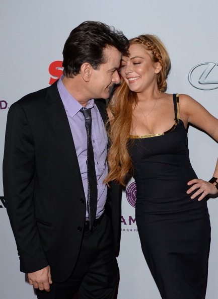 Ashley Tisdale “đọ dáng” Lindsay Lohan - 17 VN