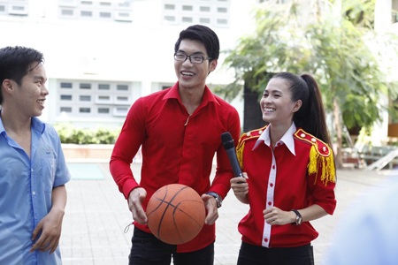Trương Nam Thành điển trai trong “Về trường” - 3 Nam Thành về thăm trường cũ