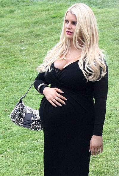 Jessica Simpson bụng to từng ngày - 8 VN
