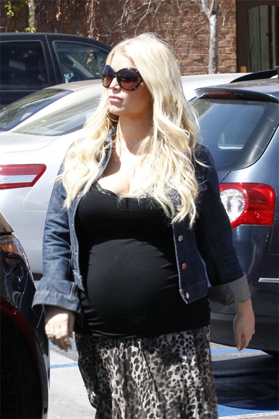 Jessica Simpson bụng to từng ngày - 4 VN