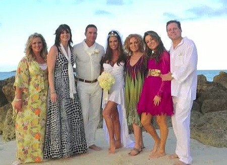 Siêu mẫu “ngực bự” lộ ảnh cưới - 8 VN