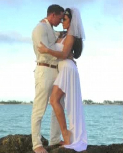 Siêu mẫu “ngực bự” lộ ảnh cưới - 15 VN