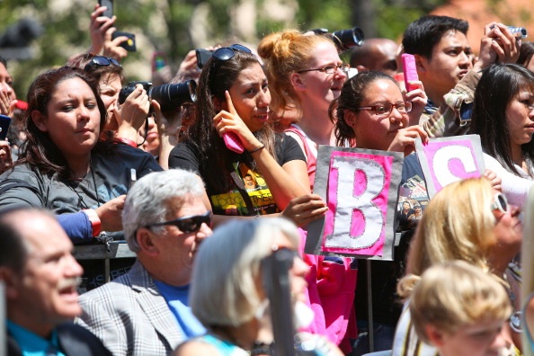 Backstreet Boys được lưu tên trên đại lộ Danh vọng - 17 VN