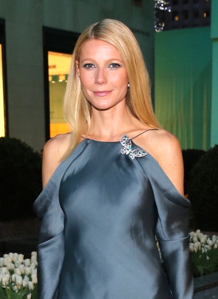 Lưu Gia Linh dự tiệc cùng dàn sao Hollywood - 13 Gwyneth Paltrow kiêu sa với váy lụa xanh