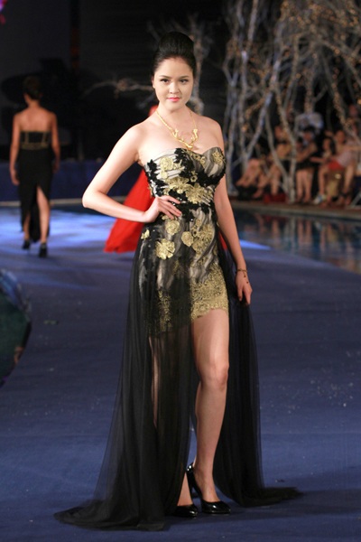 ‘Chân dài” Việt khoe sắc trên sàn catwalk - 12 Nguyễn Bộ