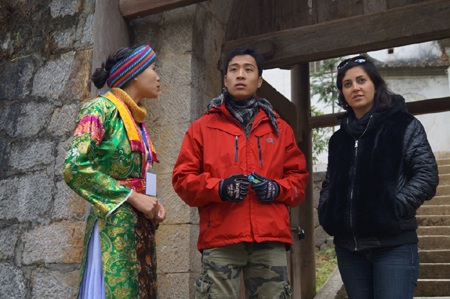 Mặc áo đỏ, Thanh Thảo sợ trâu húc...