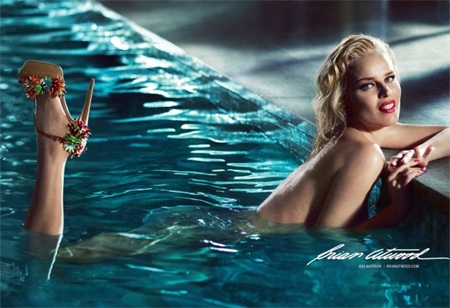 Eva khi đang mang thai đứa con thứ 3 vẫn chụp ảnh quảng cáo rất gợi cảm