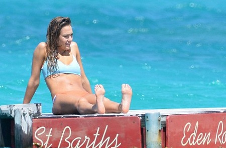 Jessica Alba khoe dáng trên biển - 9 VN
