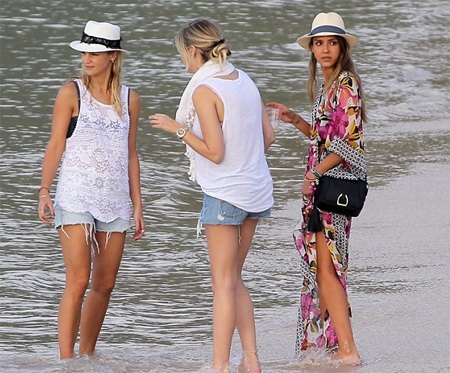 Jessica Alba khoe dáng trên biển - 16 VN