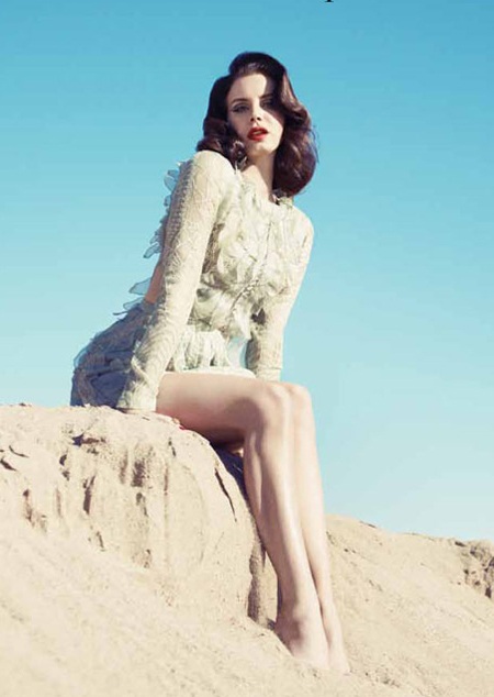 Ca sỹ Mỹ khoe nhan sắc khêu gợi - 6 VN